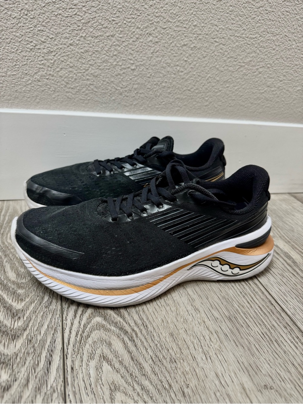 Saucony Men's Black and Gold Athletic Running Shoes